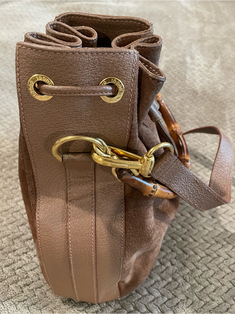 Gucci Suede bamboo handle Drawstring Bucket Bag - Picture 4 of 16